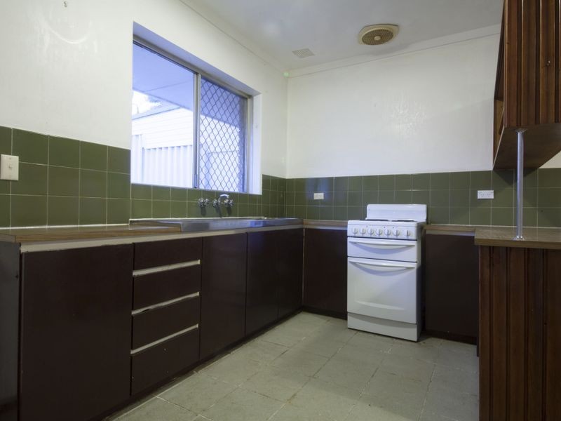 3 Canham Way, Orelia WA 6167