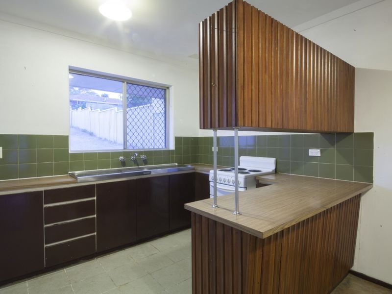 3 Canham Way, Orelia WA 6167