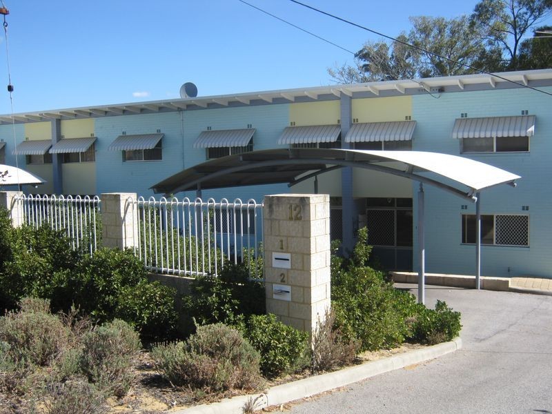 2/12 Edmund Way, Calista WA 6167