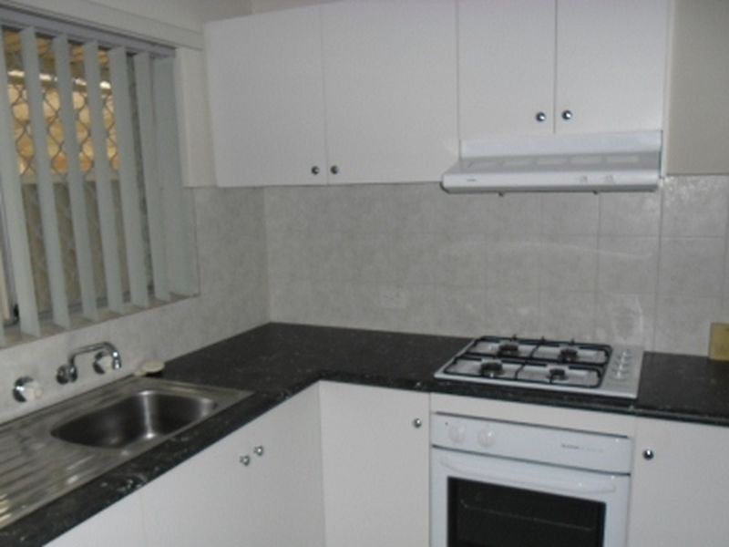 2/12 Edmund Way, Calista WA 6167