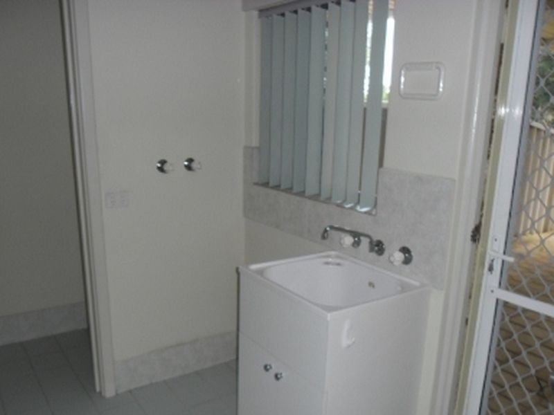 2/12 Edmund Way, Calista WA 6167