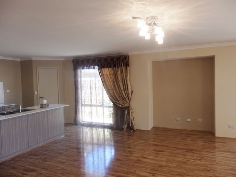 16 Corrour Bend, Bertram WA 6167