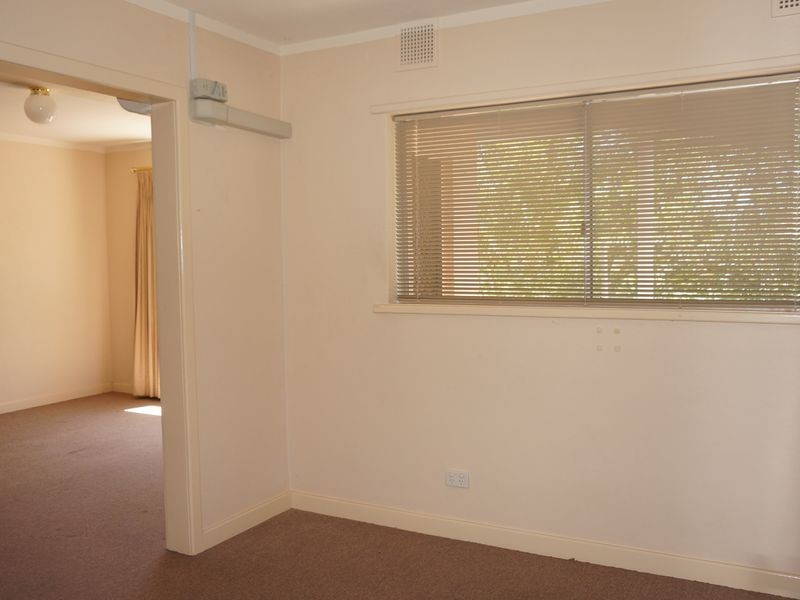 9/4 Canham Way, Orelia WA 6167