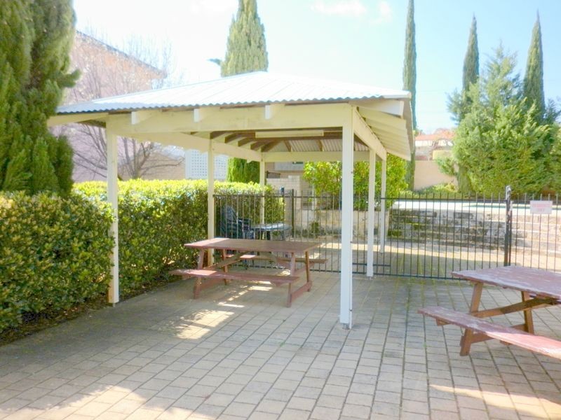 9/4 Canham Way, Orelia WA 6167