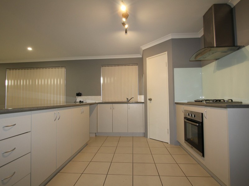 13 Stratford Road, Bertram WA 6167