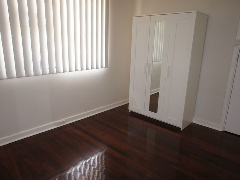 8 Wiggins Road, Orelia WA 6167