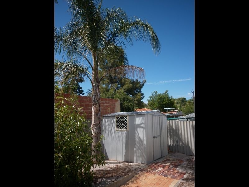 18 Morrit Way, Parmelia WA 6167