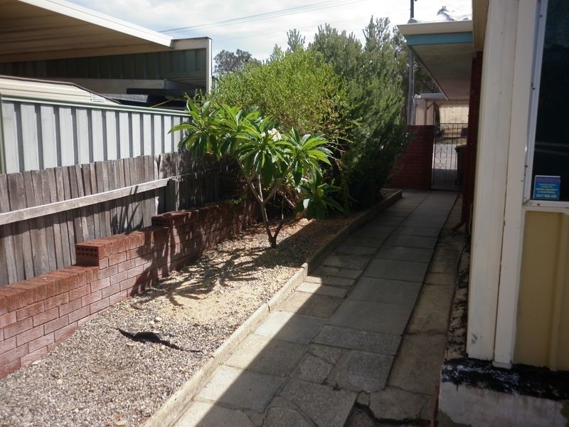 18 Morrit Way, Parmelia WA 6167