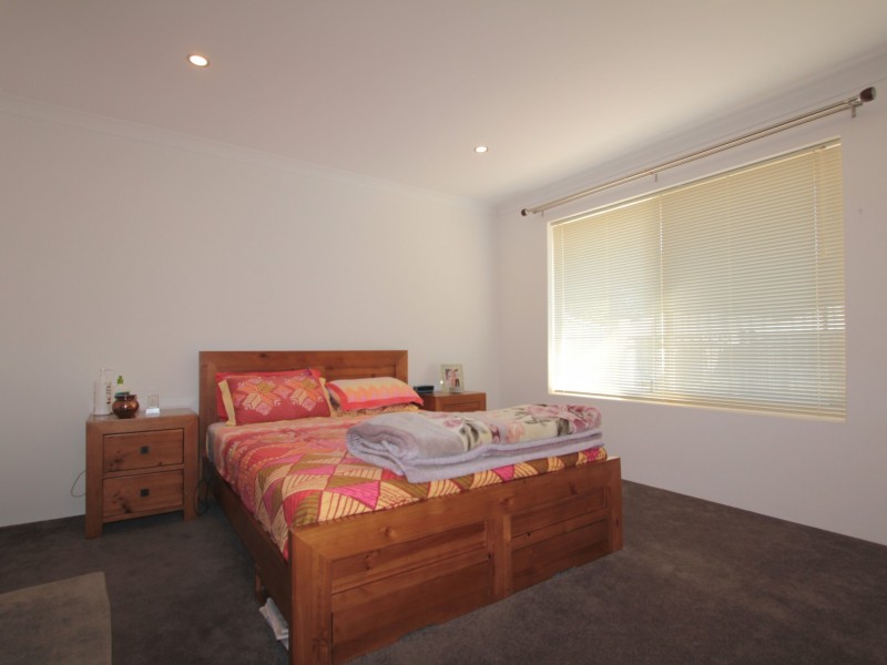 15 Finchley Way, Wellard WA 6170