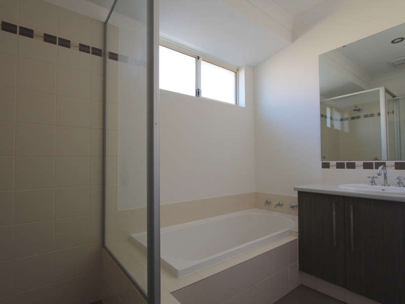 15 Finchley Way, Wellard WA 6170