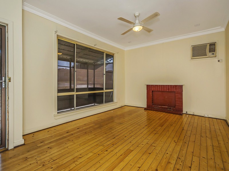 18 Ougden Way, Medina WA 6167