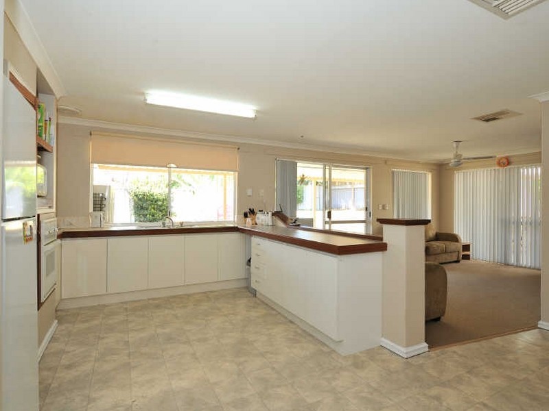 11 Murry Mews, Leda WA 6170