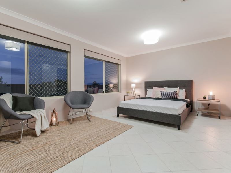 6 Holyrood Close, Orelia WA 6167