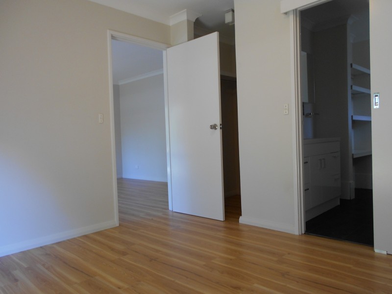 13 Skottowe Parkway, Parmelia WA 6167