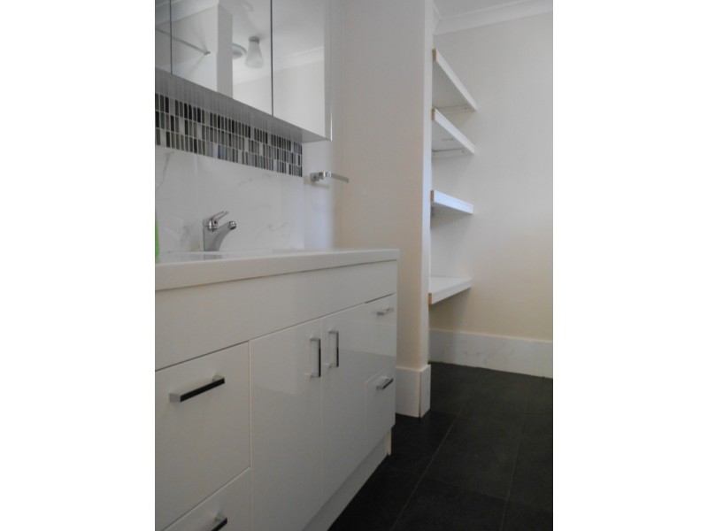 13 Skottowe Parkway, Parmelia WA 6167