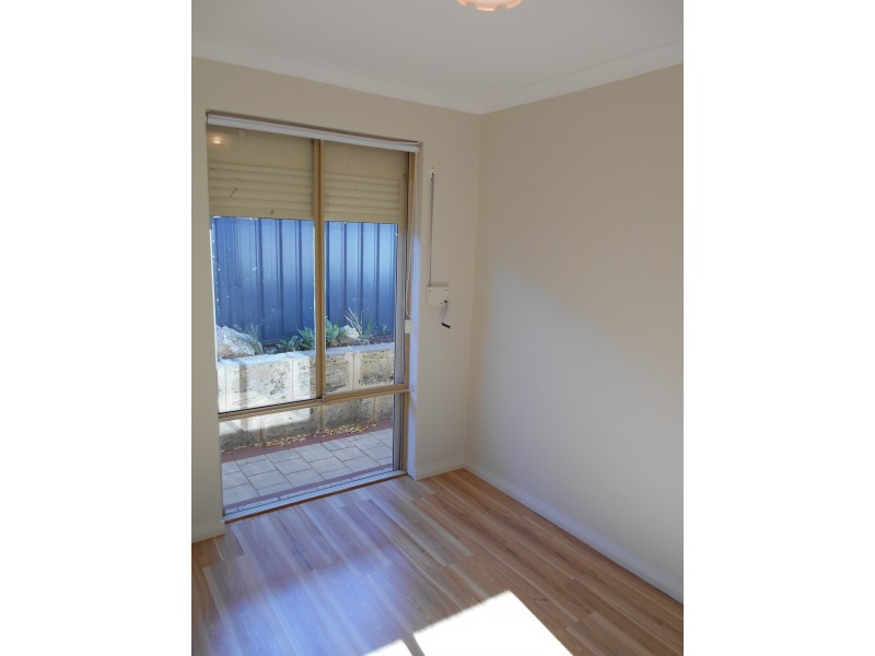 13 Skottowe Parkway, Parmelia WA 6167
