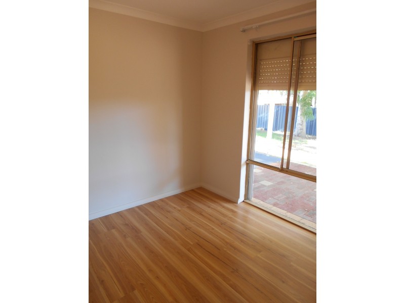 13 Skottowe Parkway, Parmelia WA 6167