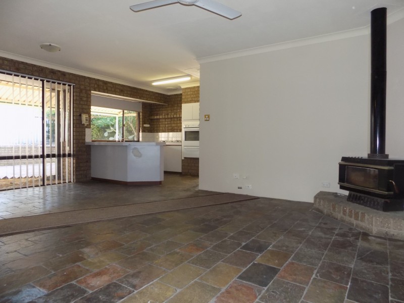 13 Tuart Place, Yangebup WA 6164