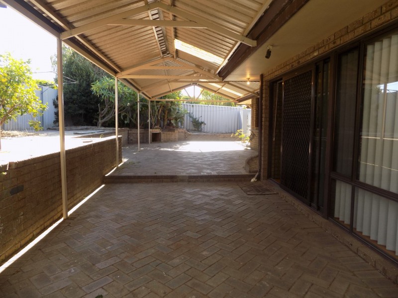 13 Tuart Place, Yangebup WA 6164
