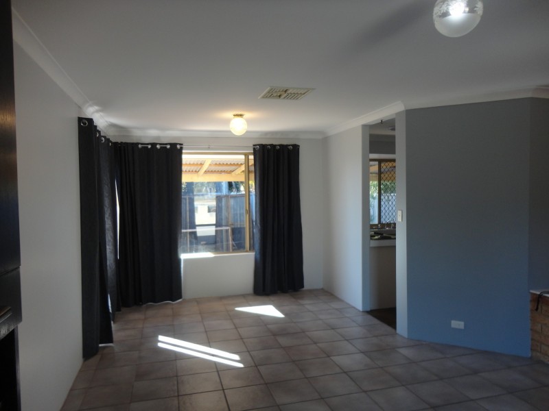 39 Parkway Gardens, Parmelia WA 6167