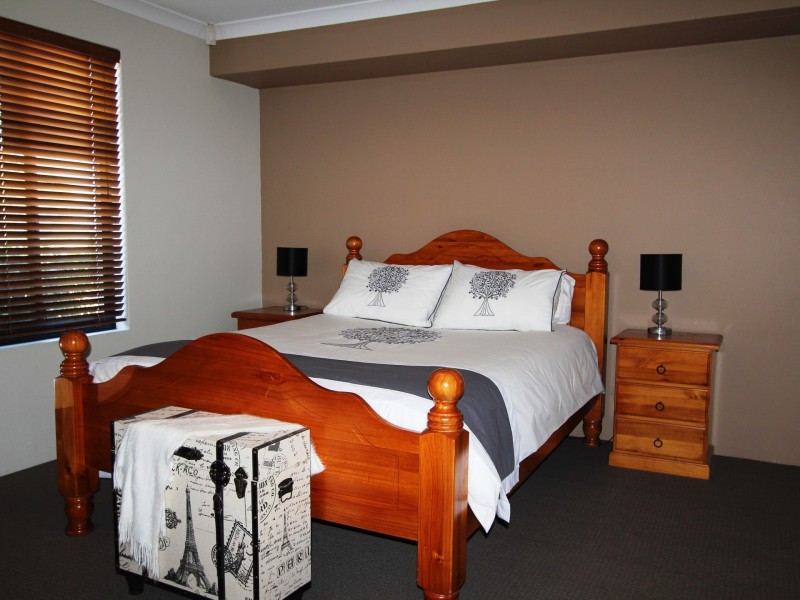 5 Featherstone Road, Orelia WA 6167