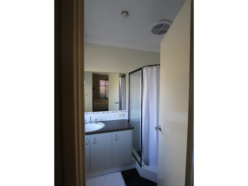 5 Featherstone Road, Orelia WA 6167