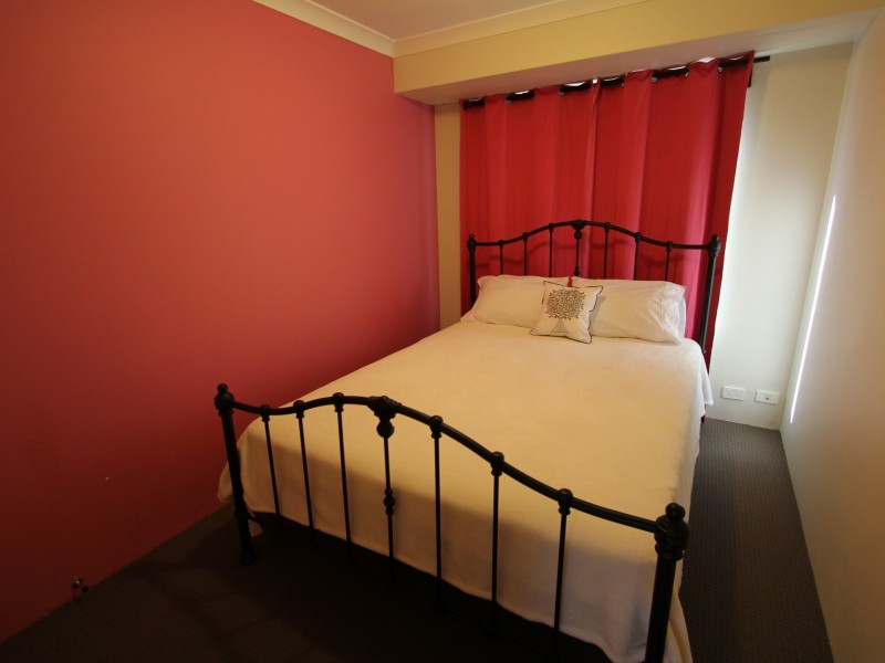 5 Featherstone Road, Orelia WA 6167