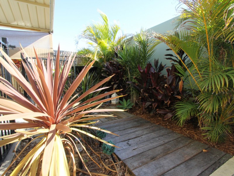 5 Featherstone Road, Orelia WA 6167