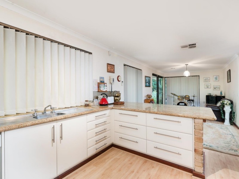 20 Judges Gardens, Leda WA 6170
