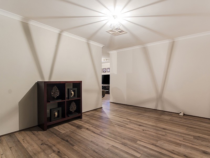 12 Hampshire Gardens, Parmelia WA 6167