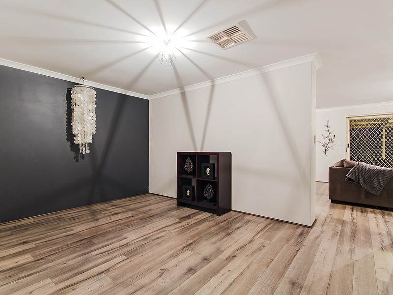 12 Hampshire Gardens, Parmelia WA 6167