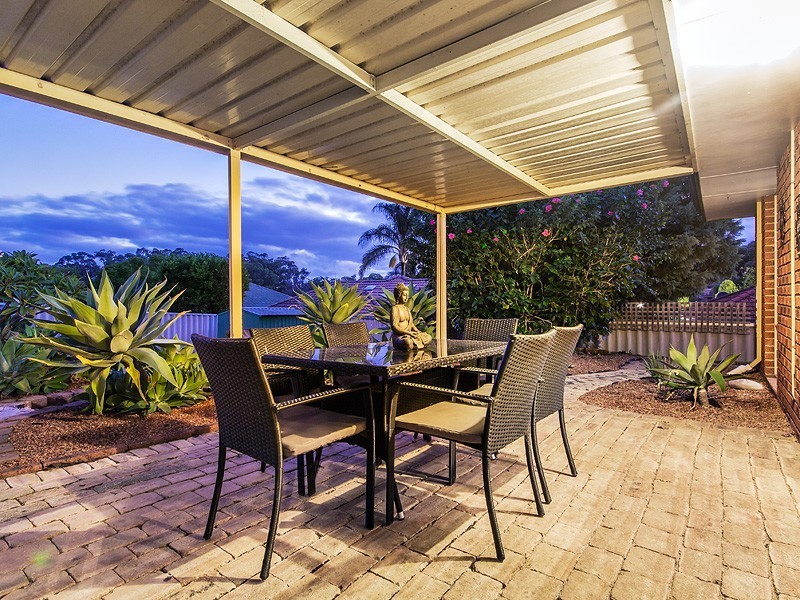 12 Hampshire Gardens, Parmelia WA 6167