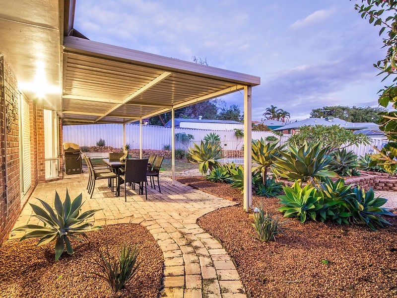 12 Hampshire Gardens, Parmelia WA 6167