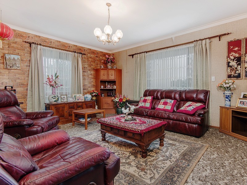 23 Sicklemore Road, Parmelia WA 6167
