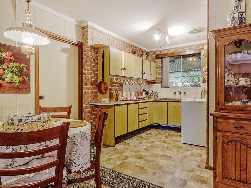 23 Sicklemore Road, Parmelia WA 6167