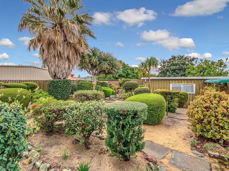 23 Sicklemore Road, Parmelia WA 6167