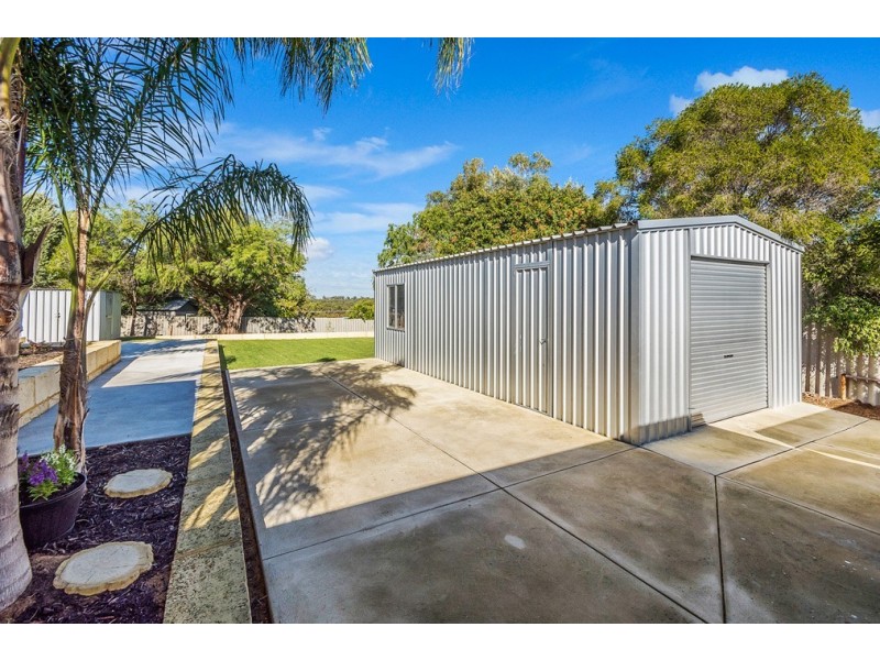 35 Hubbard Way, Medina WA 6167