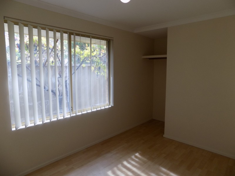 6 Enlie Lane, Warnbro WA 6169