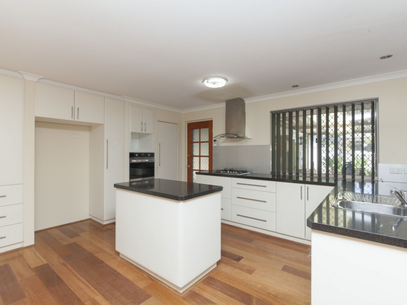 1 Cessford Close, Leda WA 6170