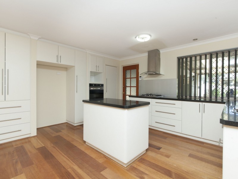 1 Cessford Close, Leda WA 6170