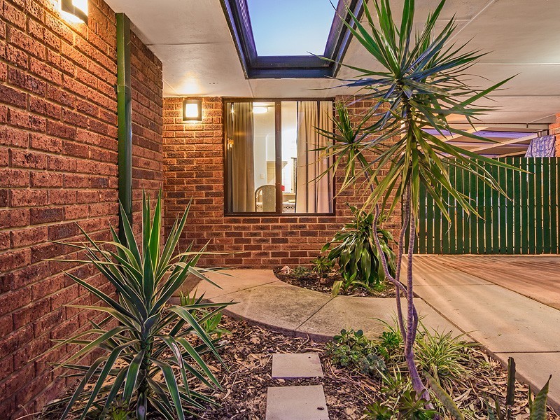 5 Bolton Way, Orelia WA 6167