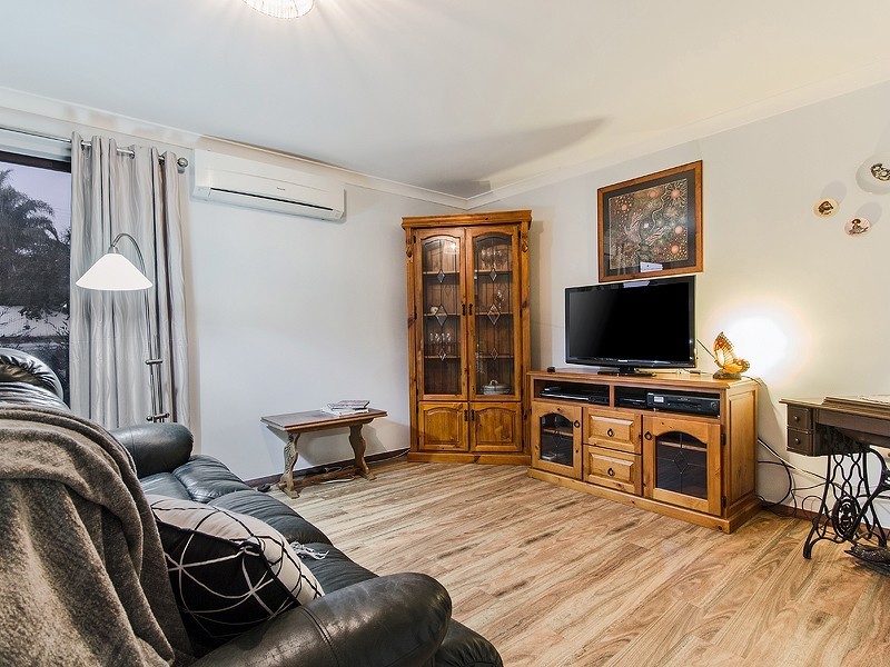 5 Bolton Way, Orelia WA 6167
