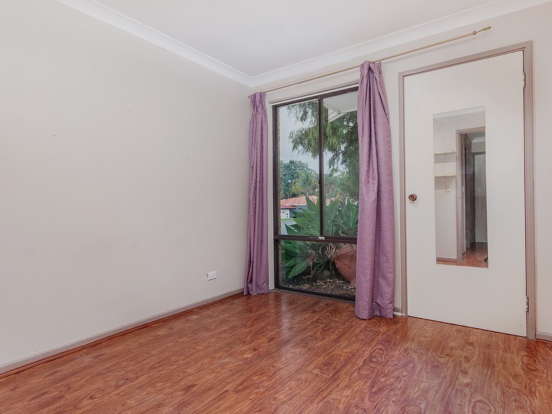 6 Perriam Close, Parmelia WA 6167