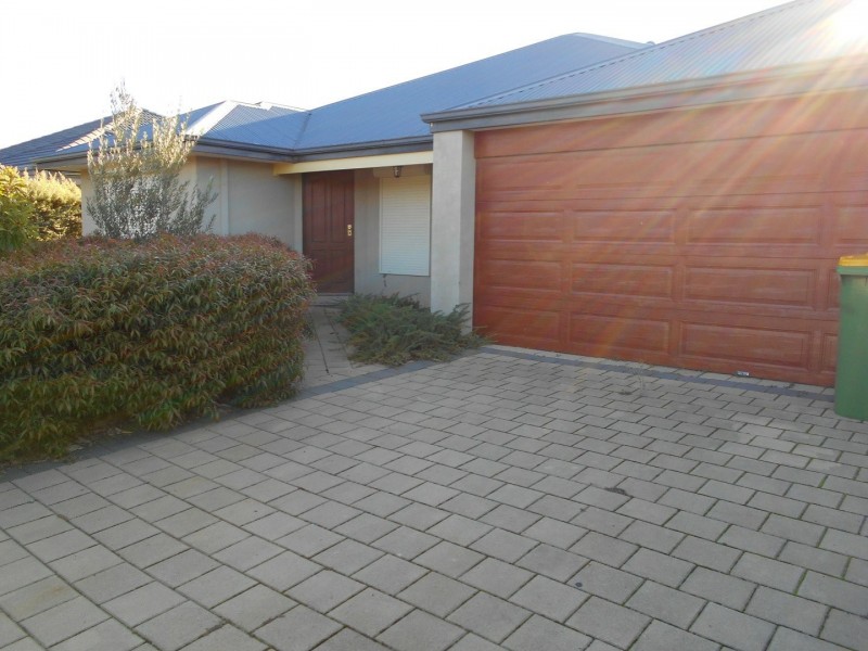 22 Coffs Bend, Secret Harbour WA 6173