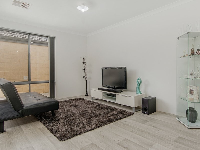 6 Breccia Parade, Wellard WA 6170