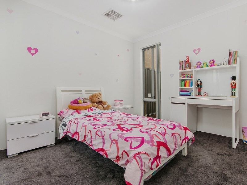 6 Breccia Parade, Wellard WA 6170