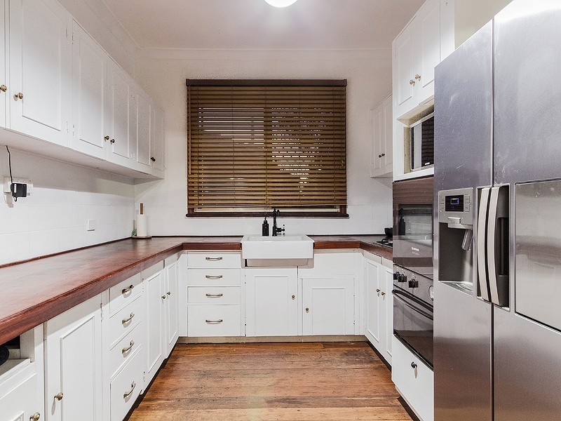 20 Grover Way, Medina WA 6167