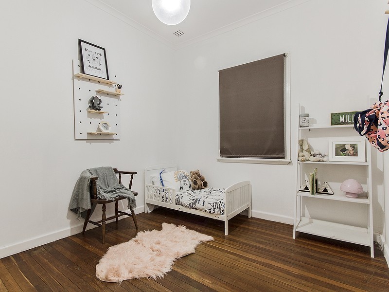 20 Grover Way, Medina WA 6167