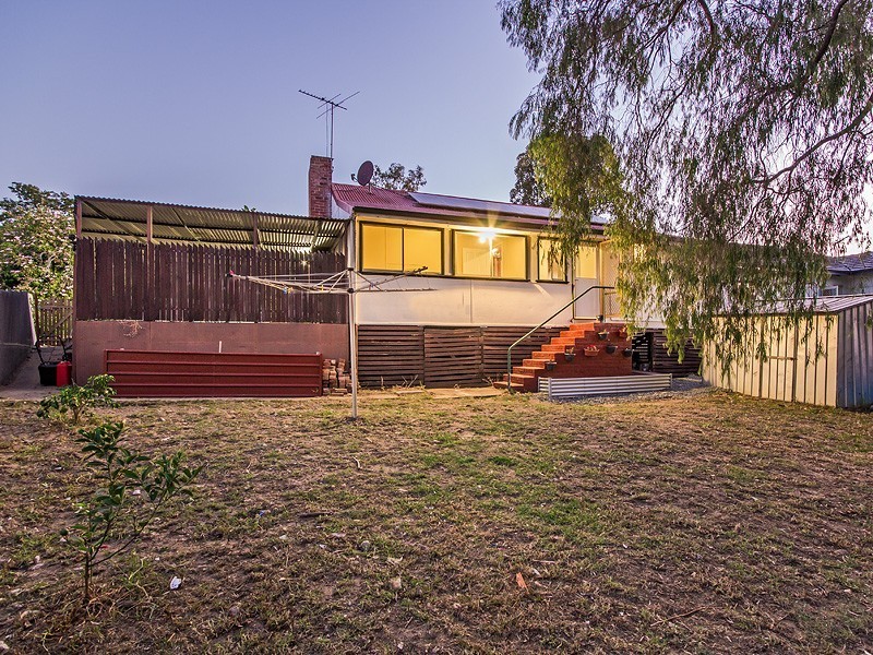 20 Grover Way, Medina WA 6167