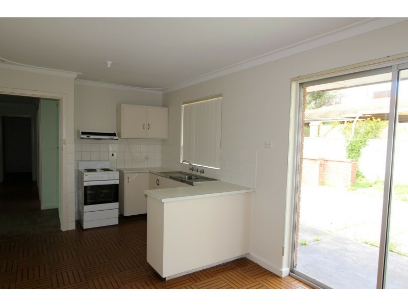 2 Hefron Way, Parmelia WA 6167